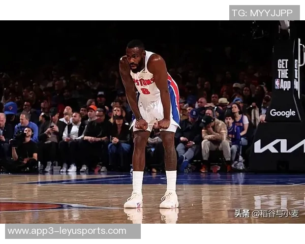 小哈达威替补表现出色全场12投7中三分命中率高达44贡献18分3篮板 小哈达威替补表现出色全场12投7中三分命中率高达44贡献18分3篮板