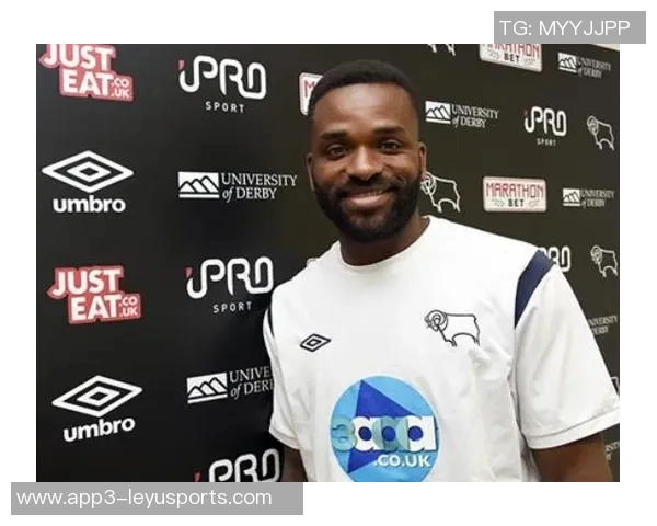 达伦本特盛赞迪福巅峰表现超越曼联所有前锋能力出众 达伦本特盛赞迪福巅峰表现超越曼联所有前锋能力出众