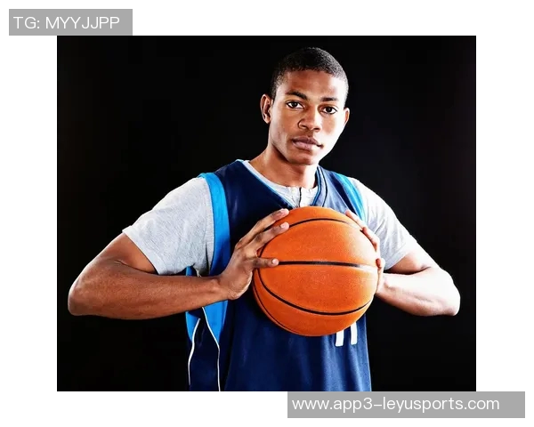 布兰登米勒透露肩部受伤情况强调整赛季佩戴绷带的重要性与必要性