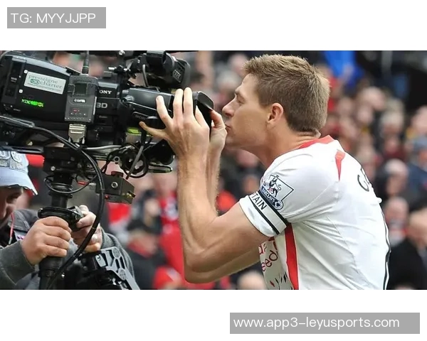 杰拉德盛赞赖斯身材完美呼吁利物浦当初应引进这位中场天才